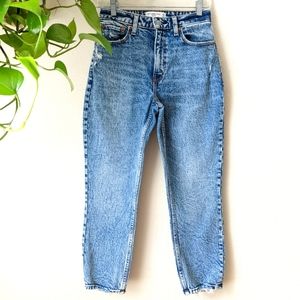 Abercrombie Curve Love High Rise Mom Jeans Acid Wash